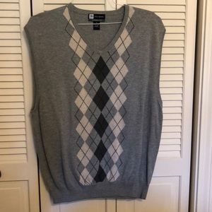 Men’s argyle grey sweater